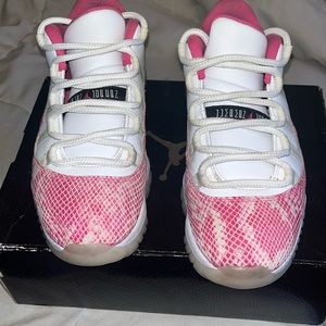 WMNS AIR JORDAN 11 RETRO LOW